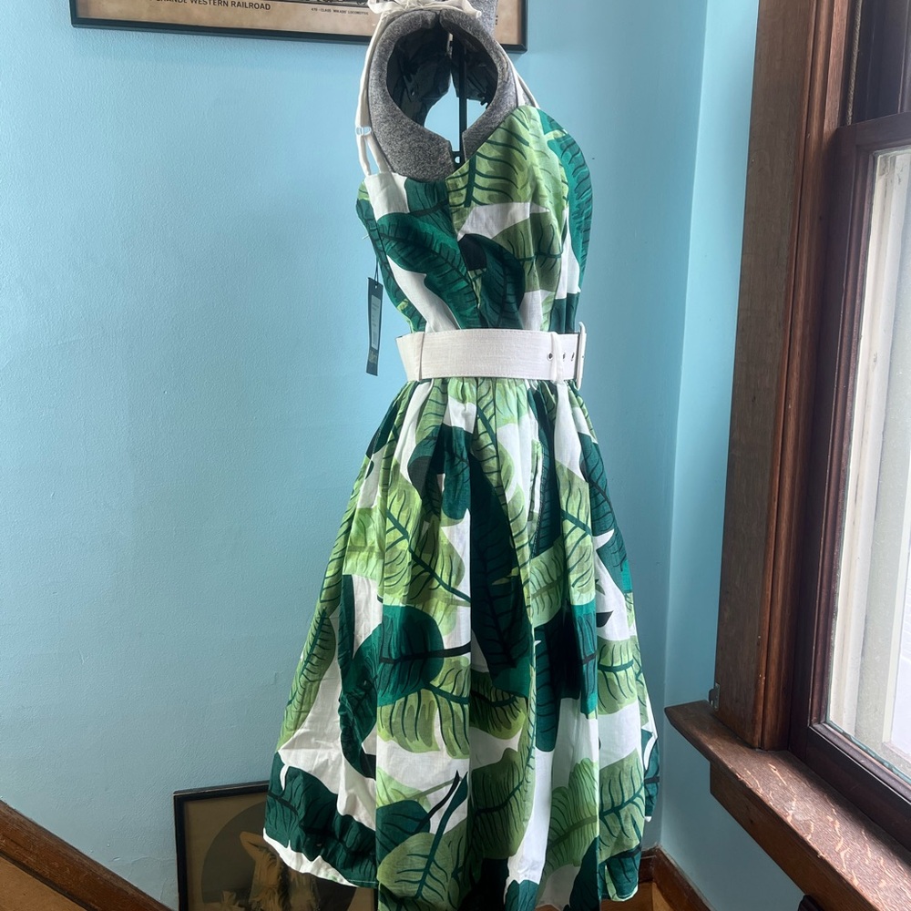 Collectif Mainline Jade Banana Leaf swing dress - Picture 4 of 13